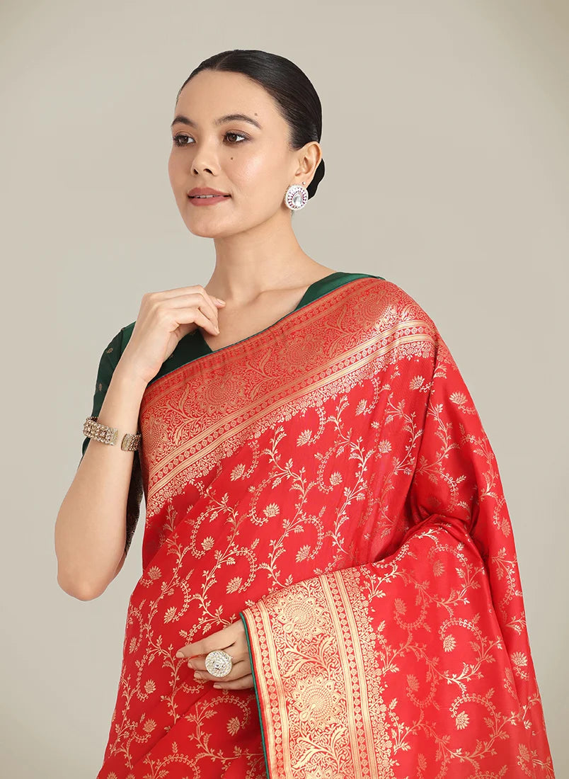 Red Banarasi-Style Silk Blend Saree with Paisley Pallu, border close-up