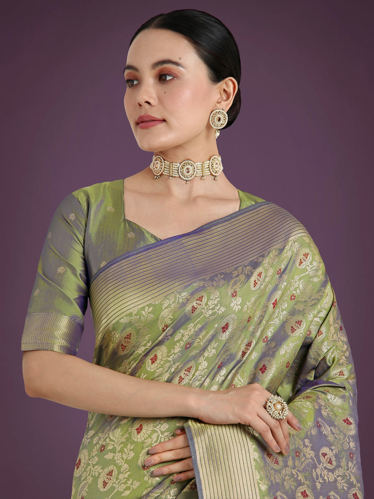 Olive Banarasi-Style Silk Blend Saree with Floral Jaal, border close-up