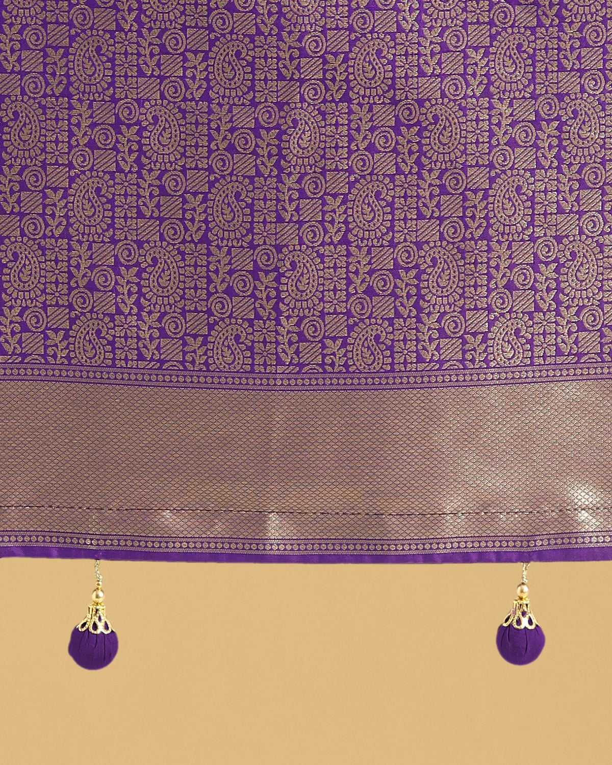 Lavender Banarasi-Style Silk Blend Saree with Zari Diamond Weave, pallu close-up