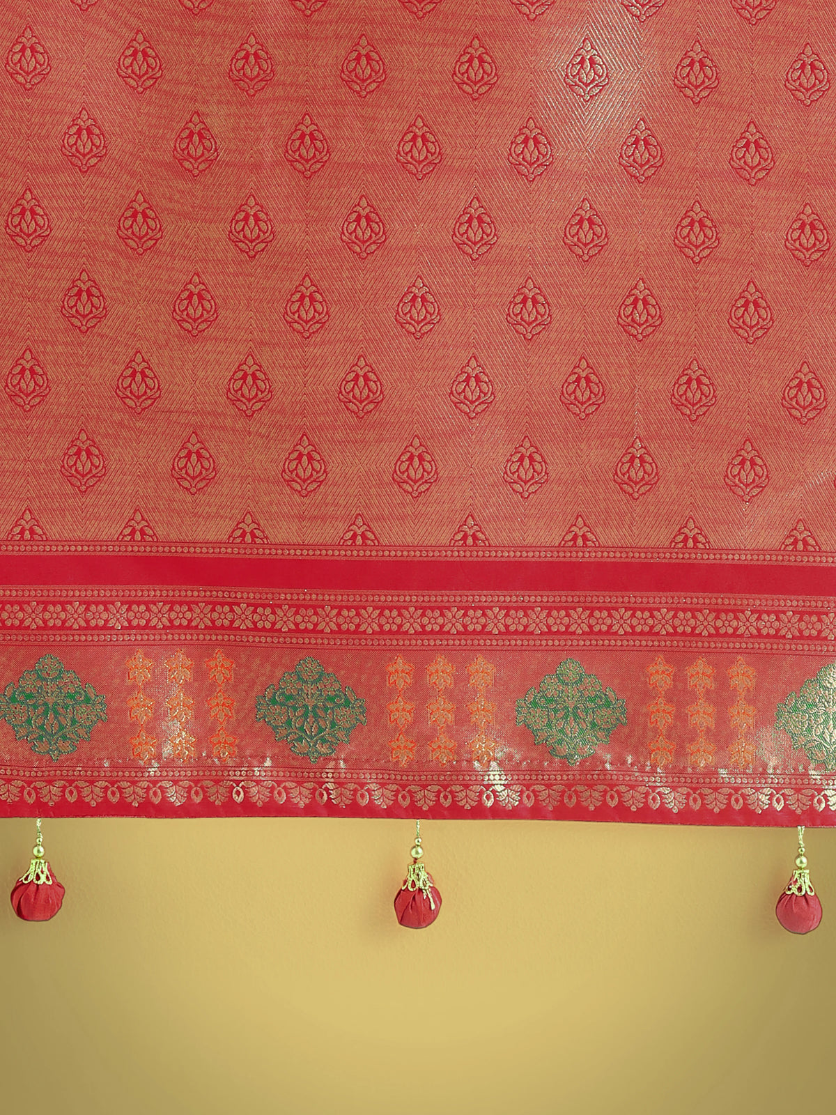 Red Banarasi-Style Silk Blend Saree with Contrast Floral Border, pallu close-up