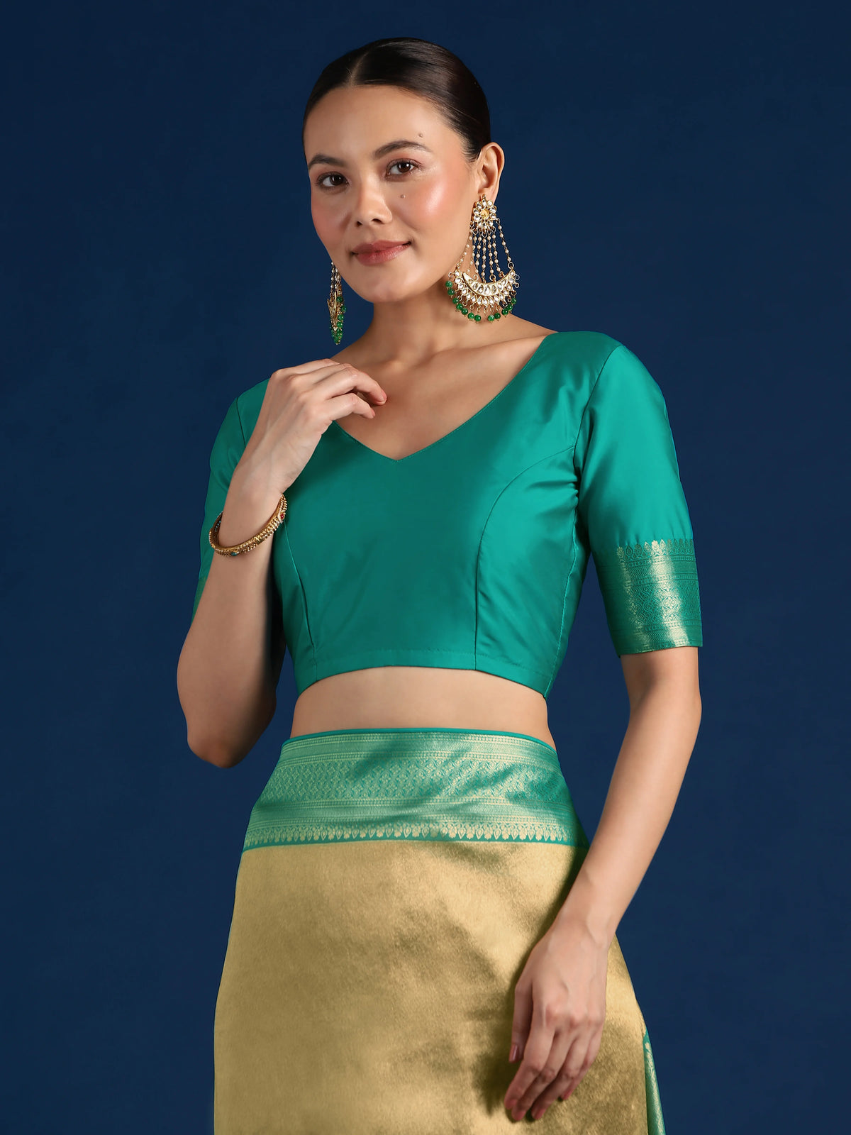 Turquoise Silk Blend Saree with Wide Zari Border, blouse detail