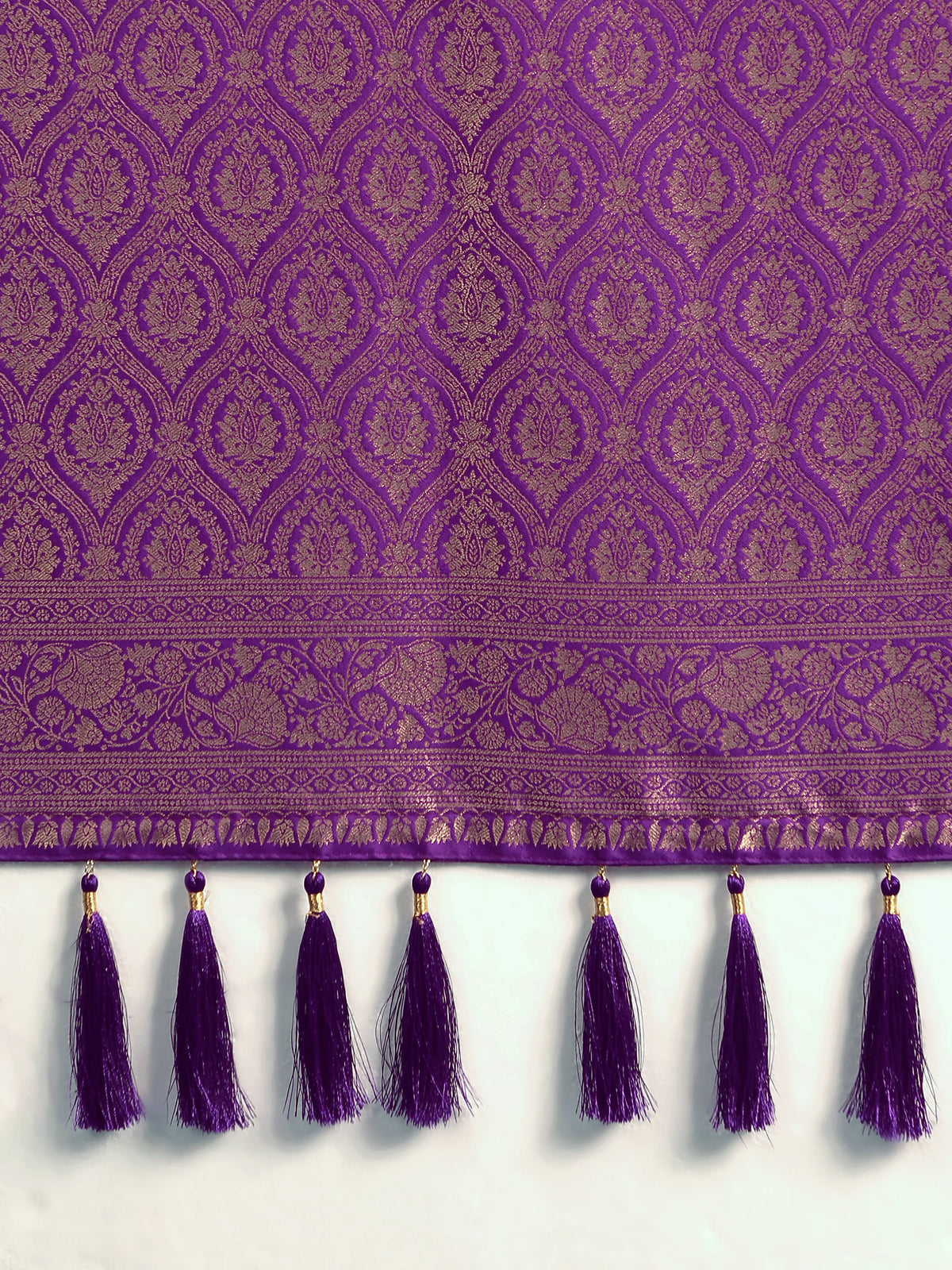 Purple Silk Blend Saree with Woven Floral Motifs, pallu close-up