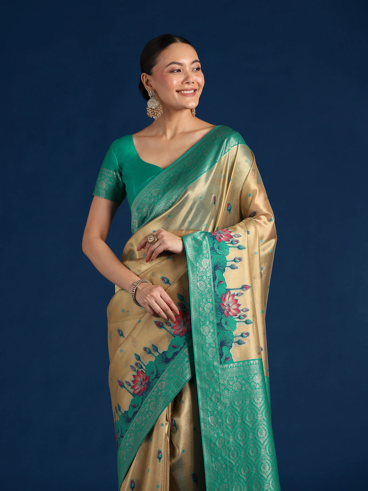 Turquoise Silk Blend Saree with Woven Floral Motifs, drape detail