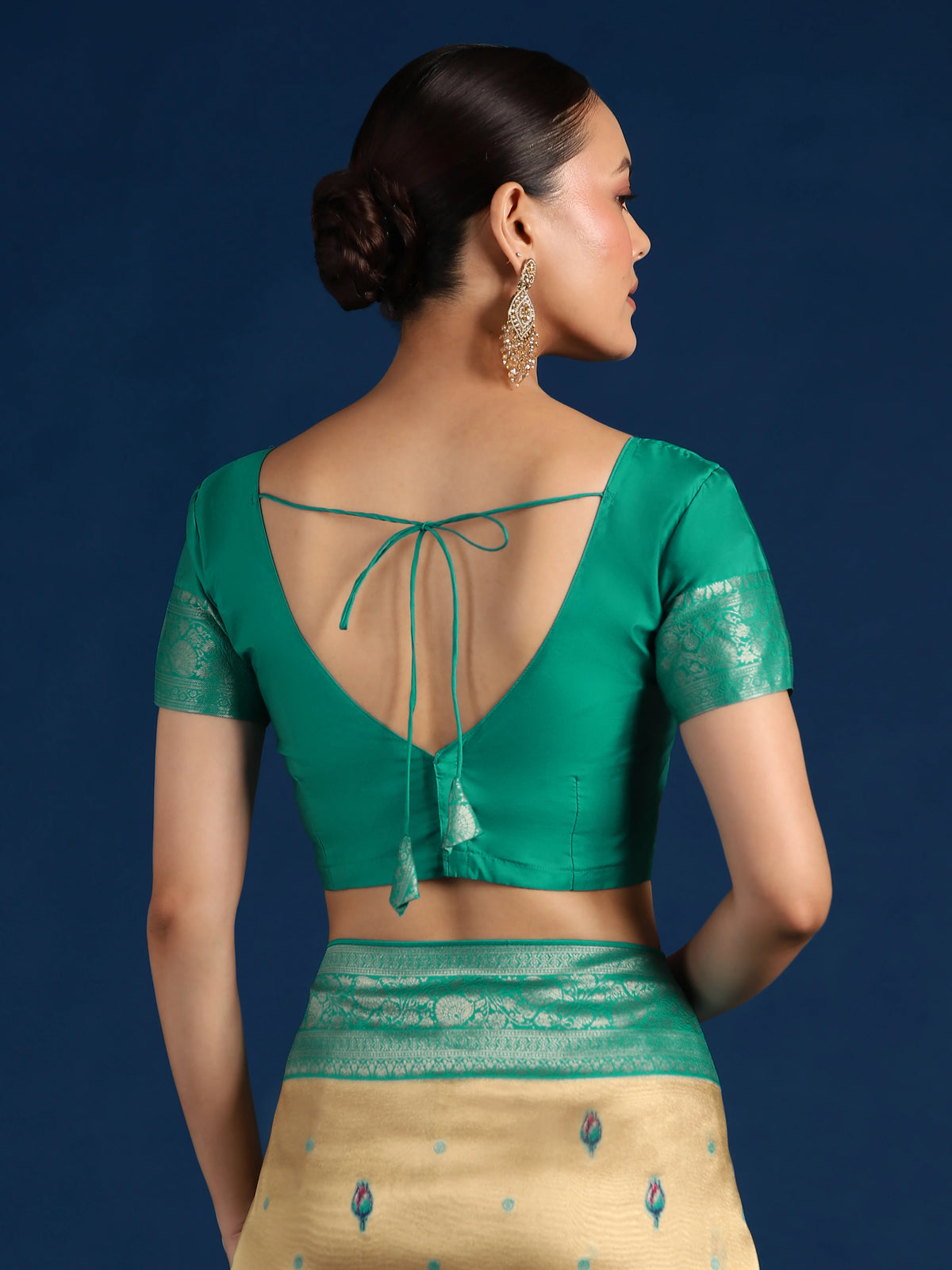 Turquoise Silk Blend Saree with Woven Floral Motifs, blouse back