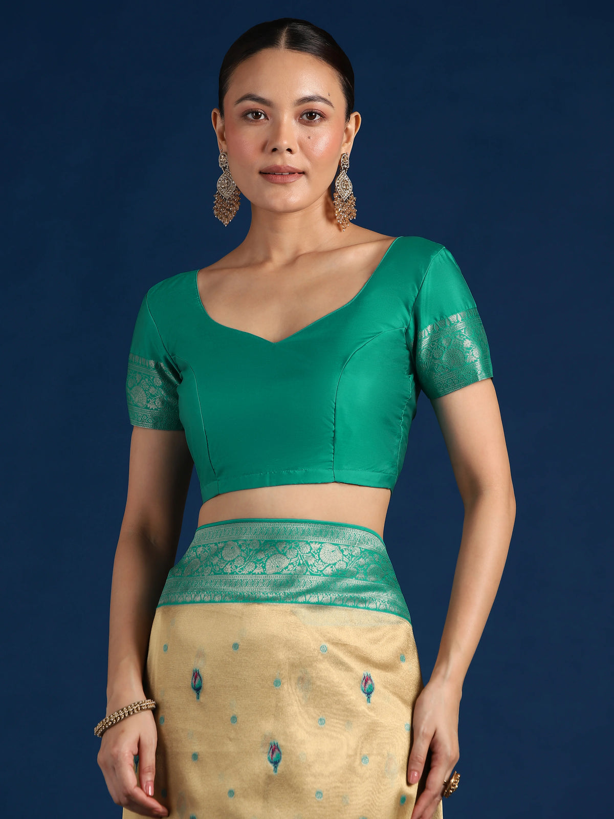 Turquoise Silk Blend Saree with Woven Floral Motifs, blouse detail