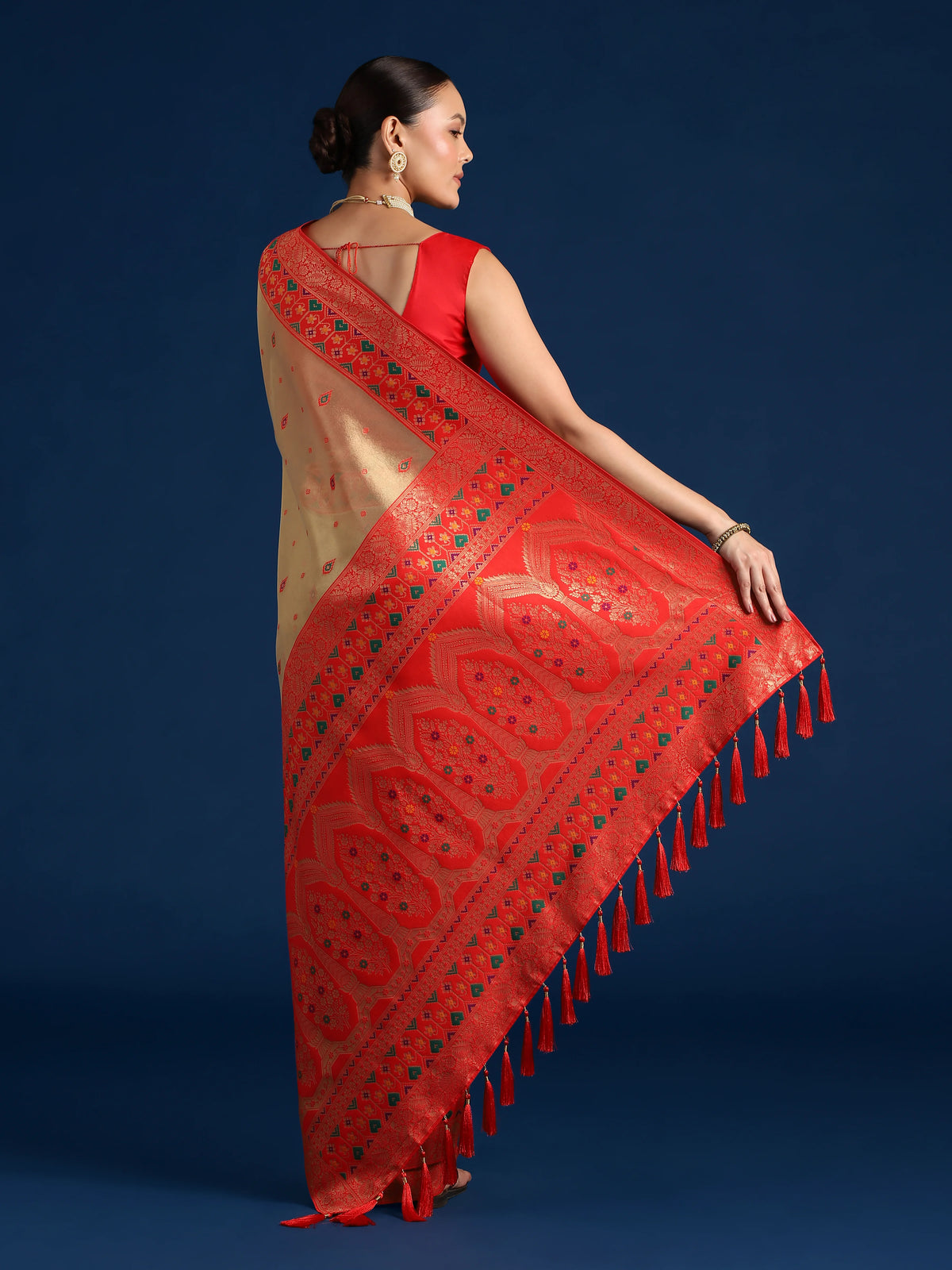 Red Silk Blend Saree with Zari Weave Pallu, back with pallu