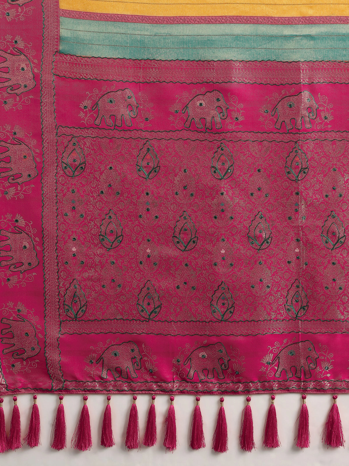 Multicolor Silk Blend Saree with Elephant Motif Pallu, pallu close-up