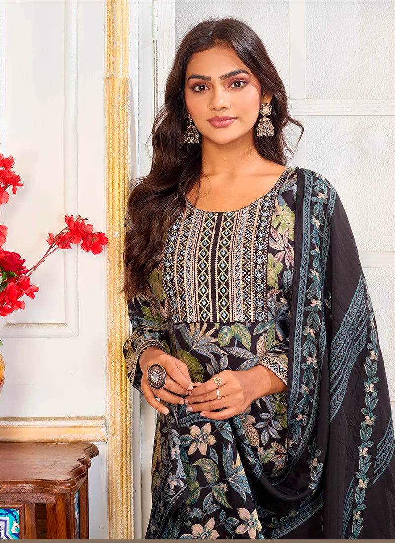 Black Chanderi Embroidered Kurti Set with Dupatta, yoke embroidery detail