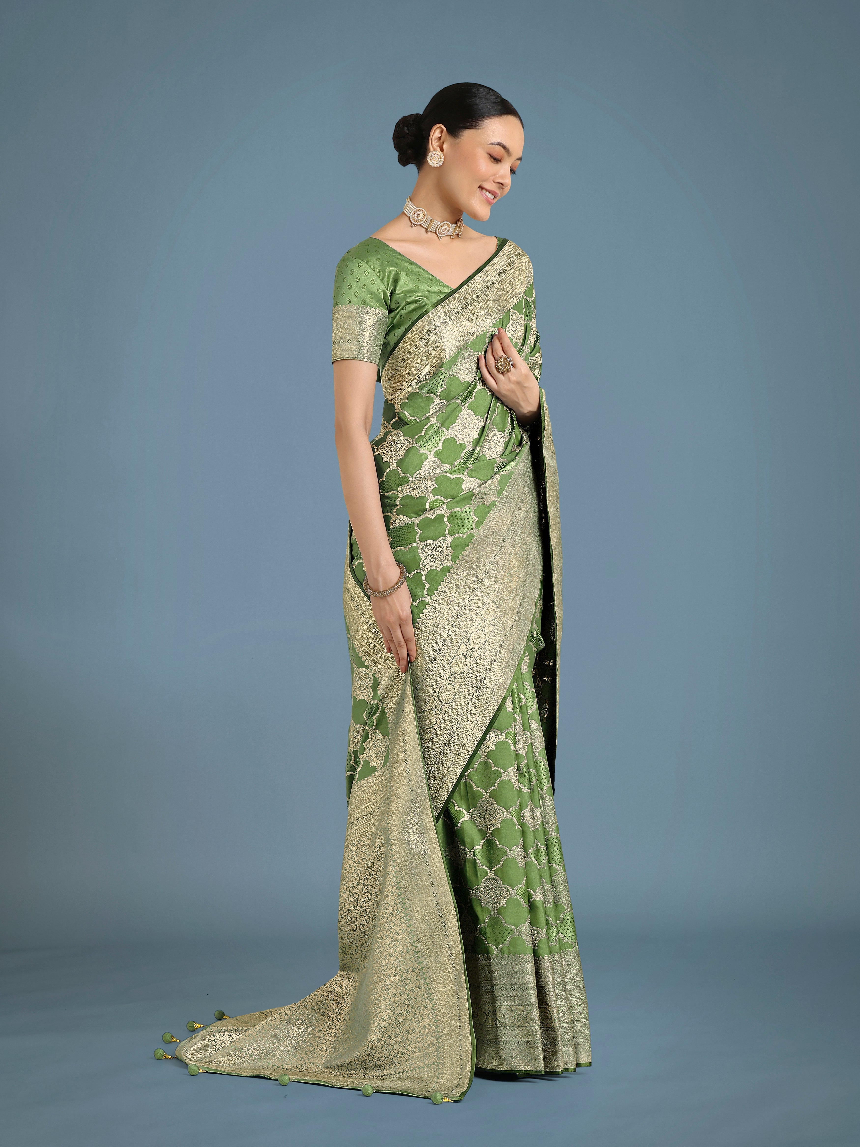 Charming Green Soft Banarasi Silk Saree With Pretty Blouse Piece