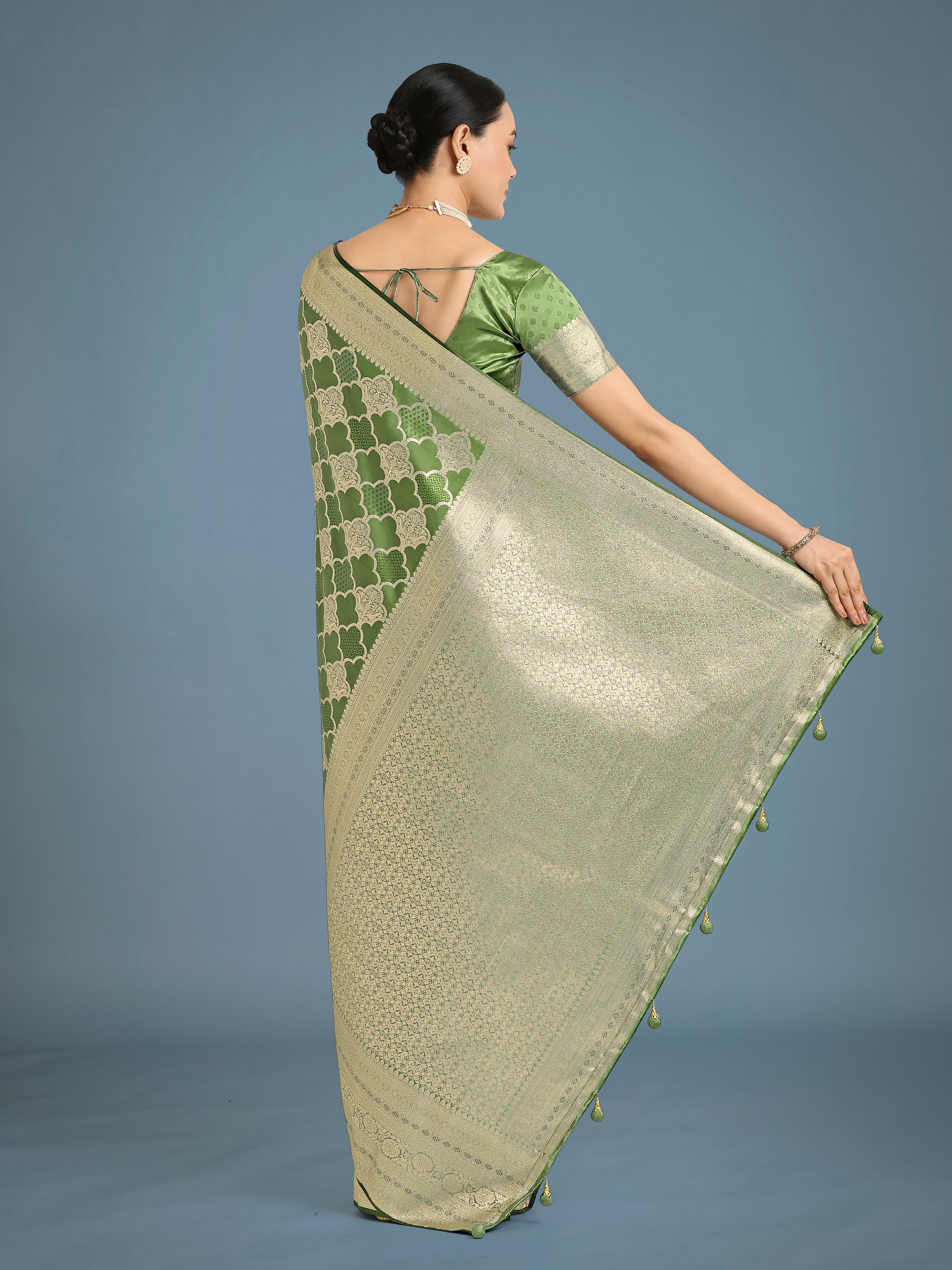Charming Green Soft Banarasi Silk Saree With Pretty Blouse Piece