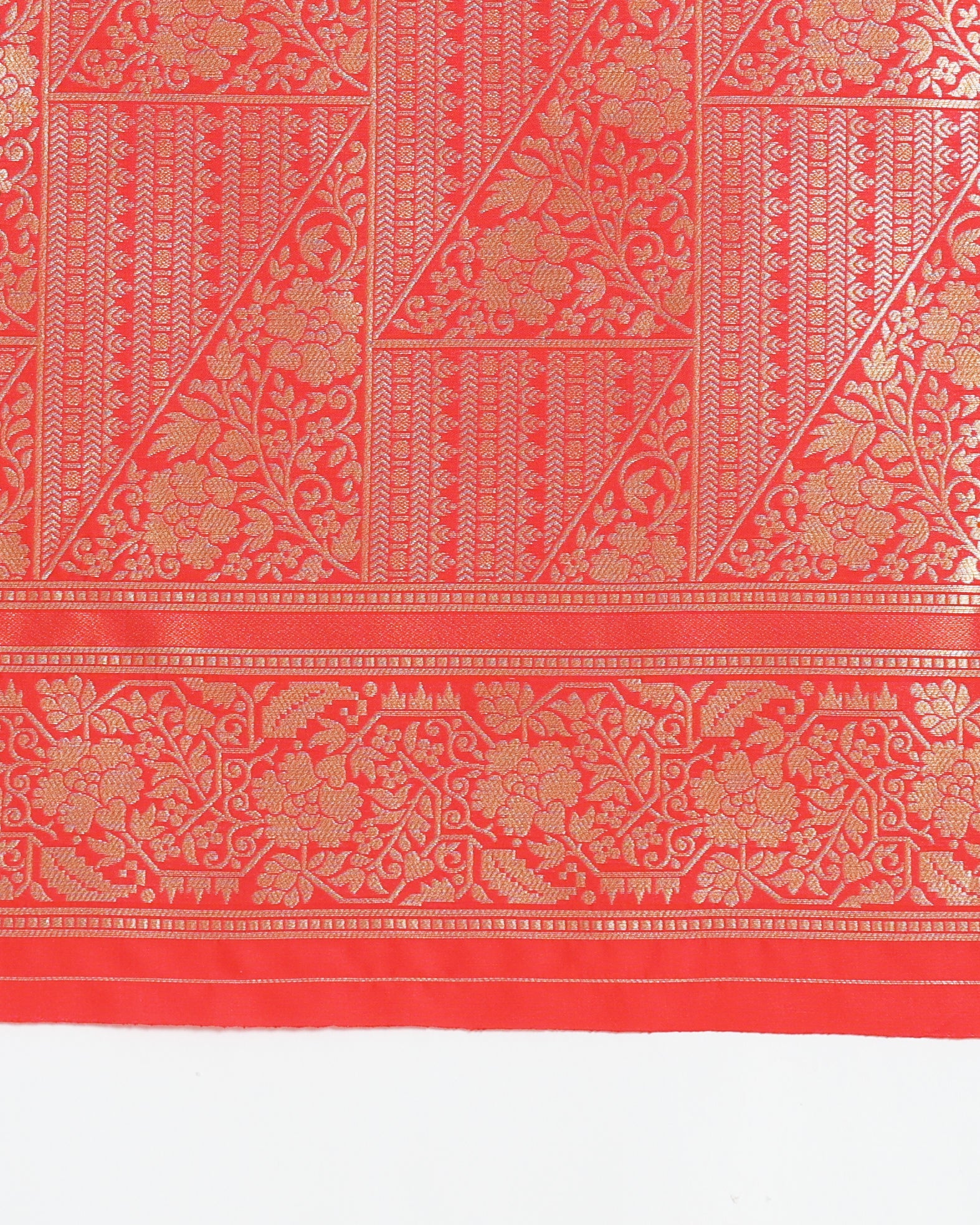 Coral Banarasi Soft Silk Butti & Zari Weave Tradition Saree