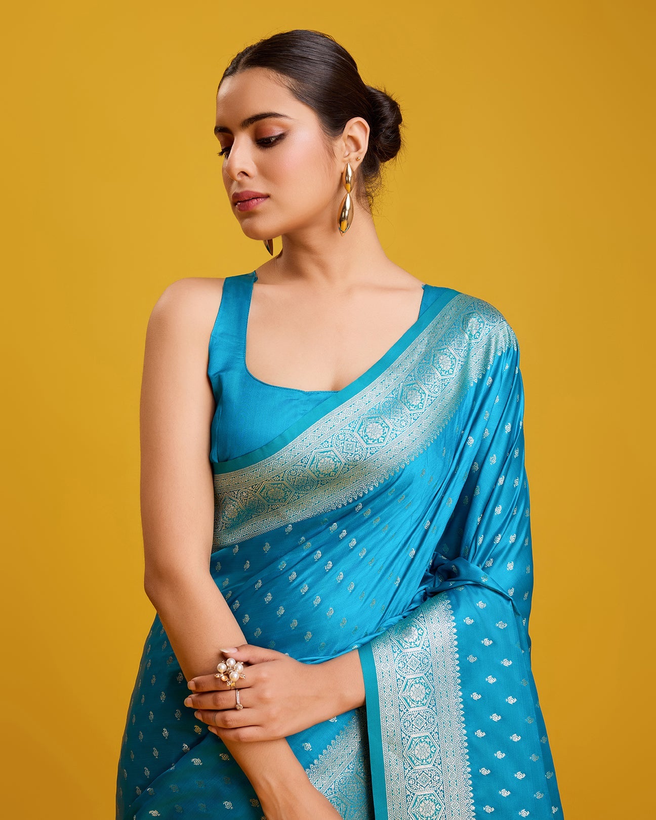 Dark Pink Banarasi Silk Woven Elegant Saree - Monjolika Fashion