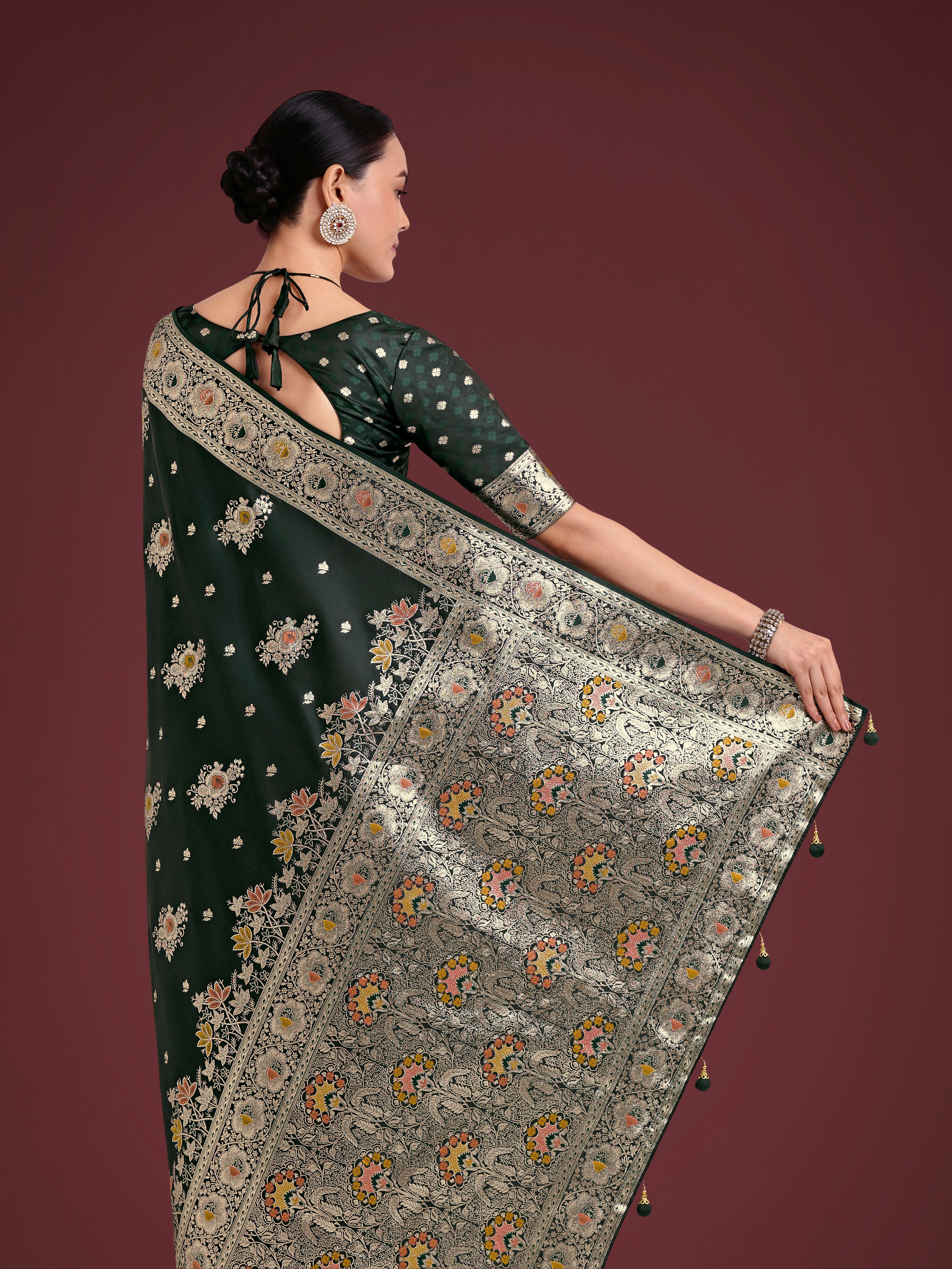 Dark Green Glamour and Tradition With This Zari Woven Banarasi Satin Silk Saree
