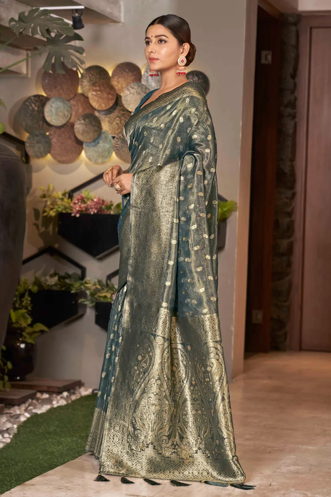 Grey Shimmer Silk Woven Trending Saree - Monjolika Fashion