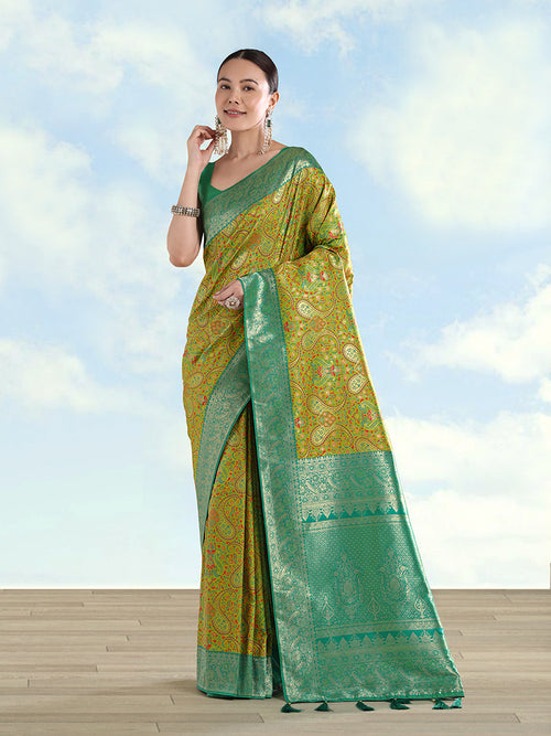 Lemon Green Baanrasi Silk Saree With Traditional Paisley Weaves - Monjolika Fashion