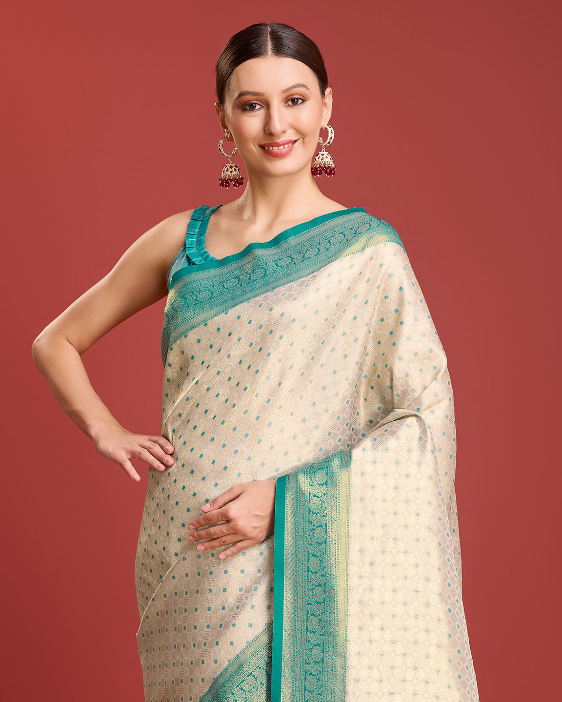 Off White Kanjivaram Silk Zari Woven Festive Wear Saree - Monjolika Fashion