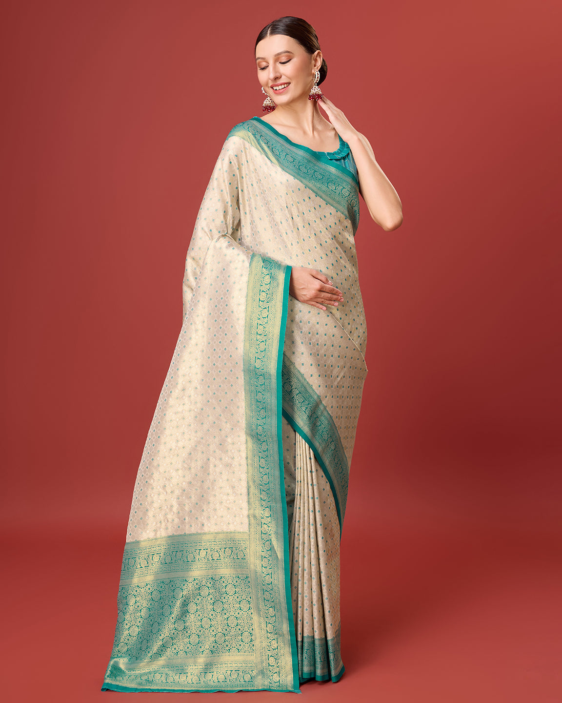 Off White Kanjivaram Silk Zari Woven Festive Wear Saree - Monjolika Fashion