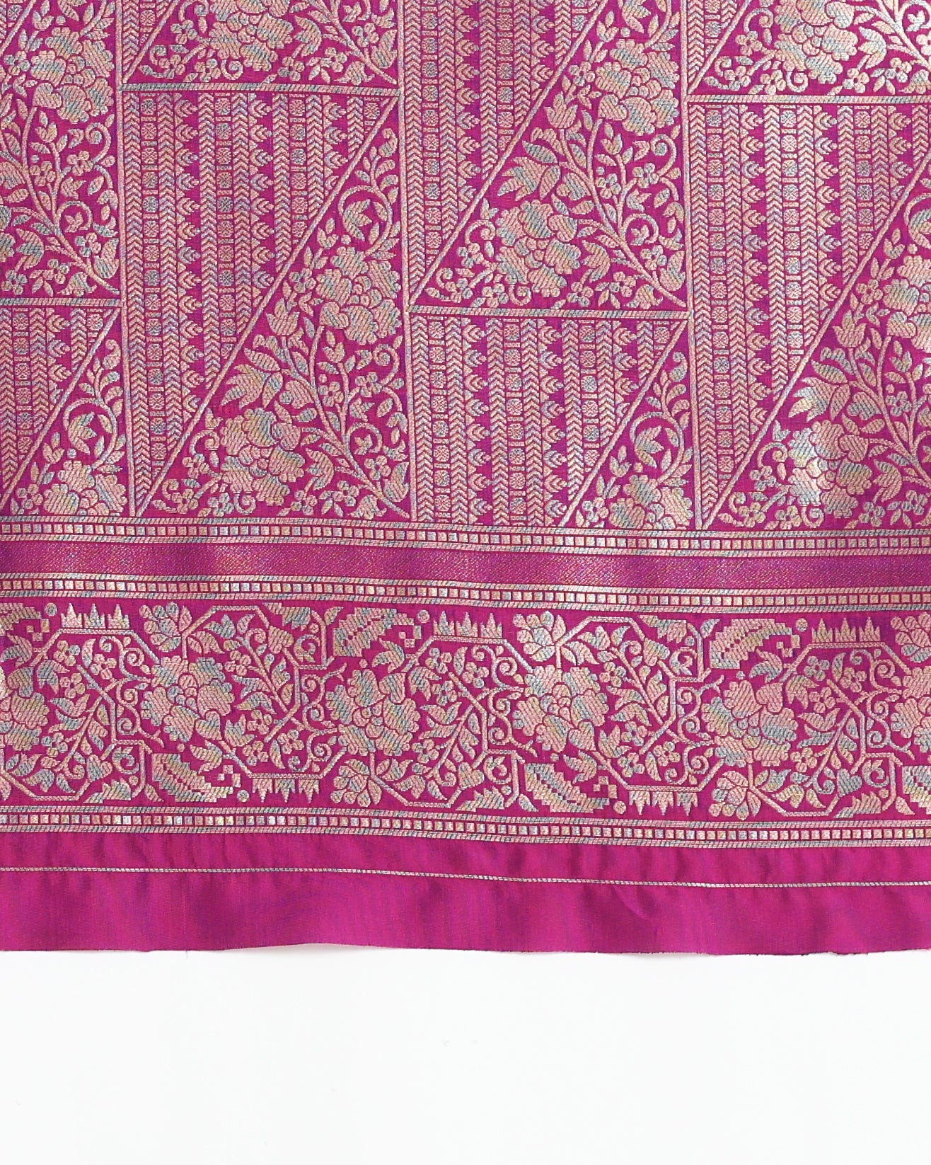 Olive Green Banarasi Soft Silk Butti & Zari Weave Tradition Saree
