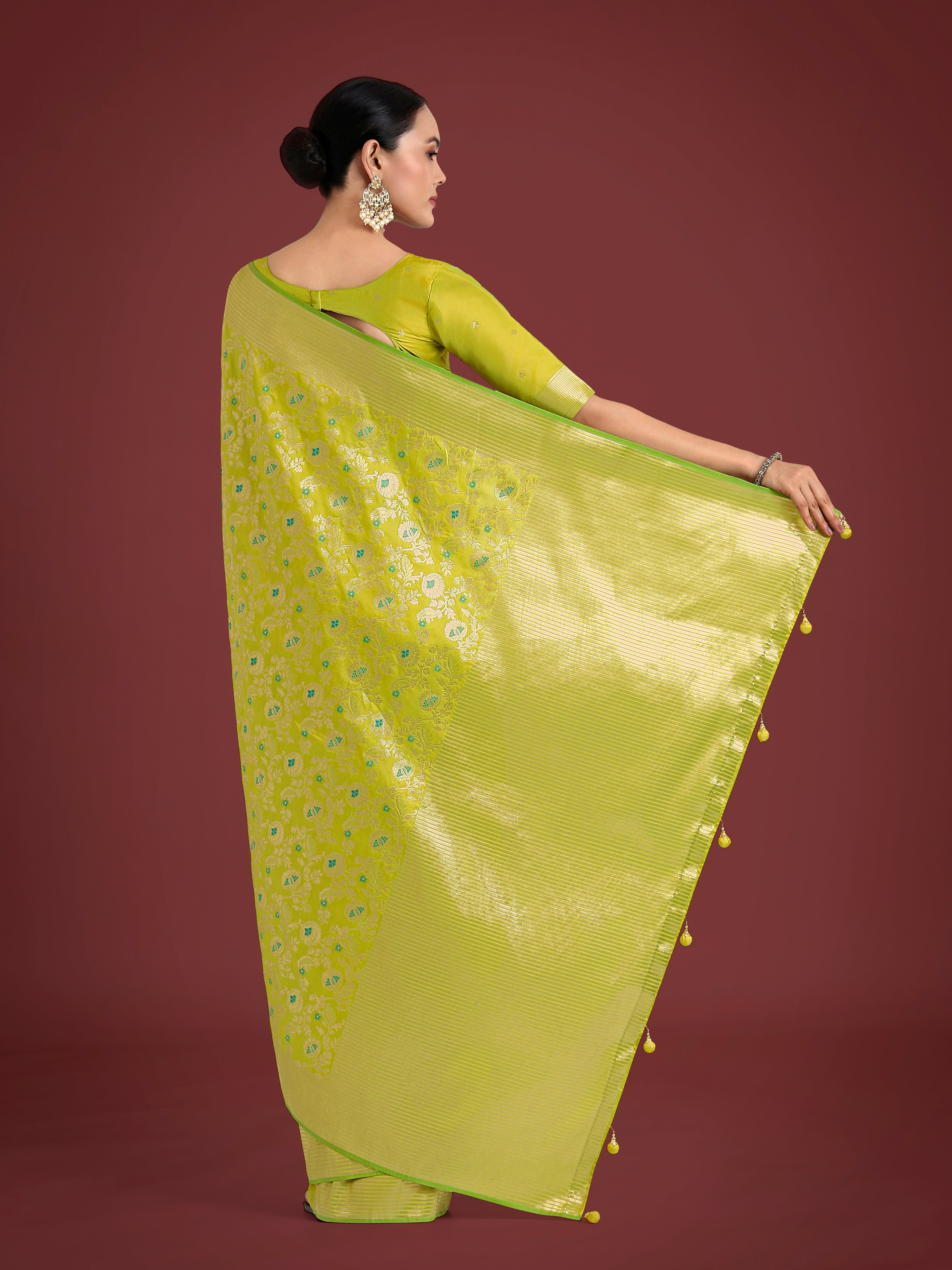 Parrot green Banarasi Silk Zaal Woven Pattern Traditional Saree