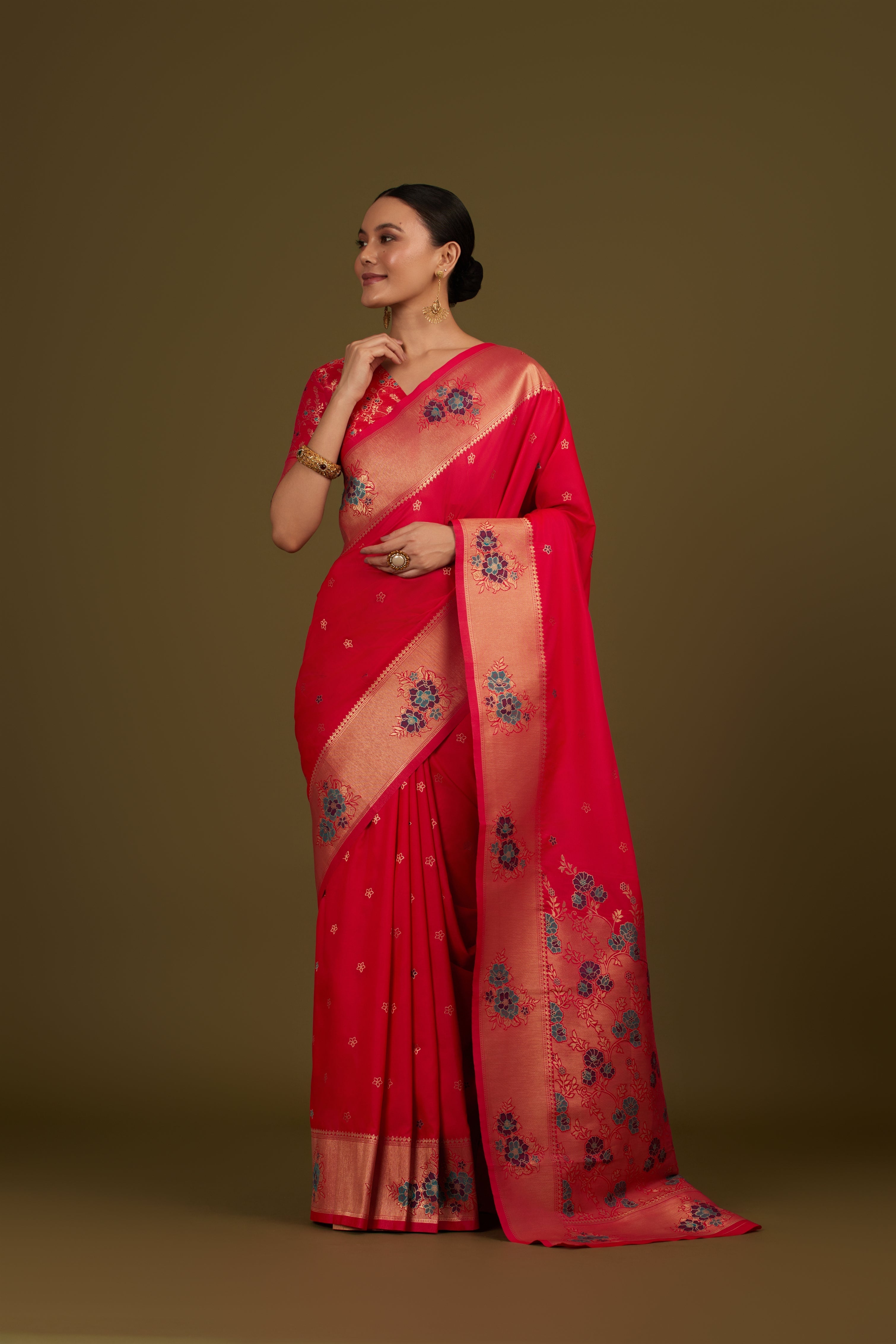 Pink Silk Blend Zari Woven Classic Saree