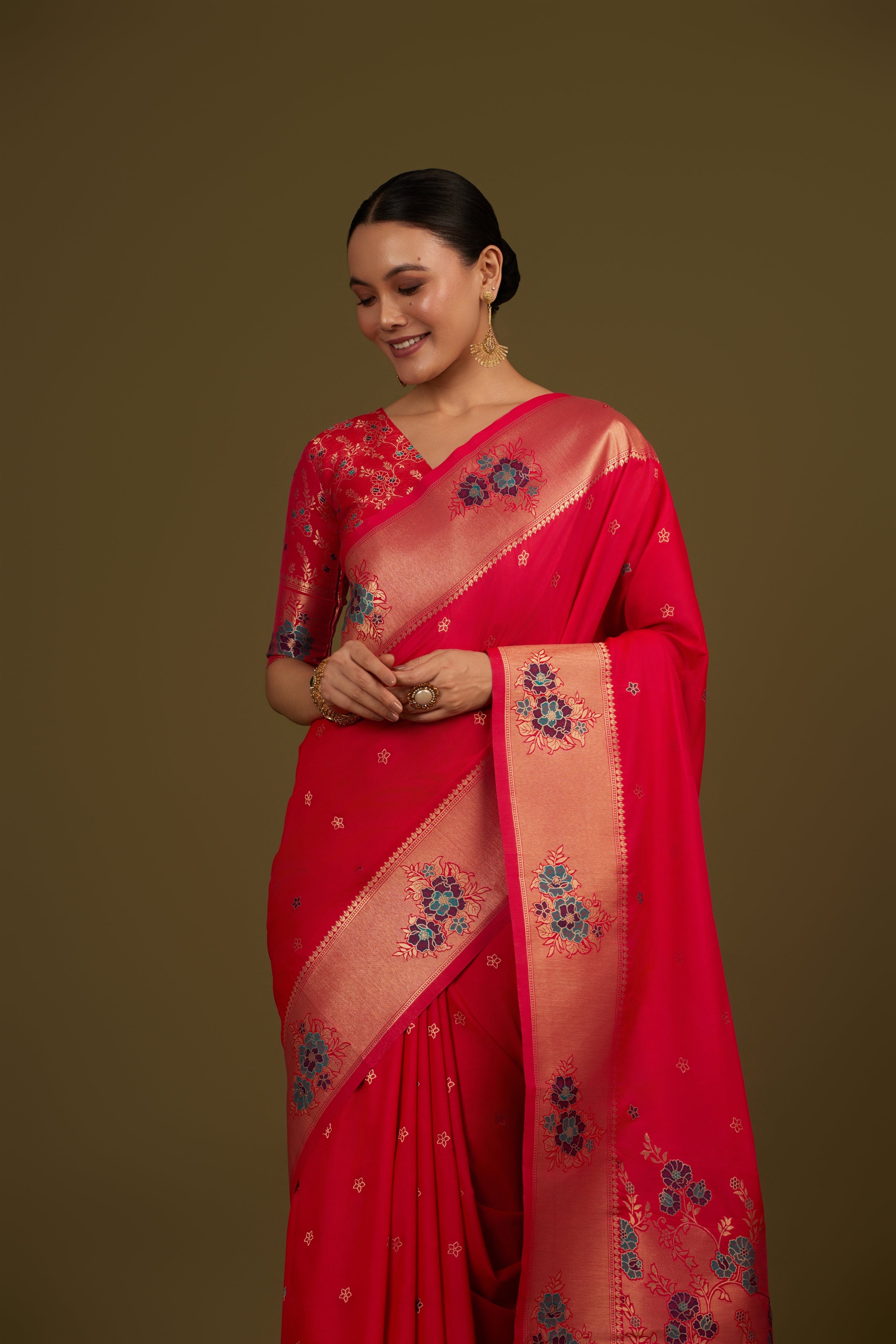 Pink Silk Blend Zari Woven Classic Saree