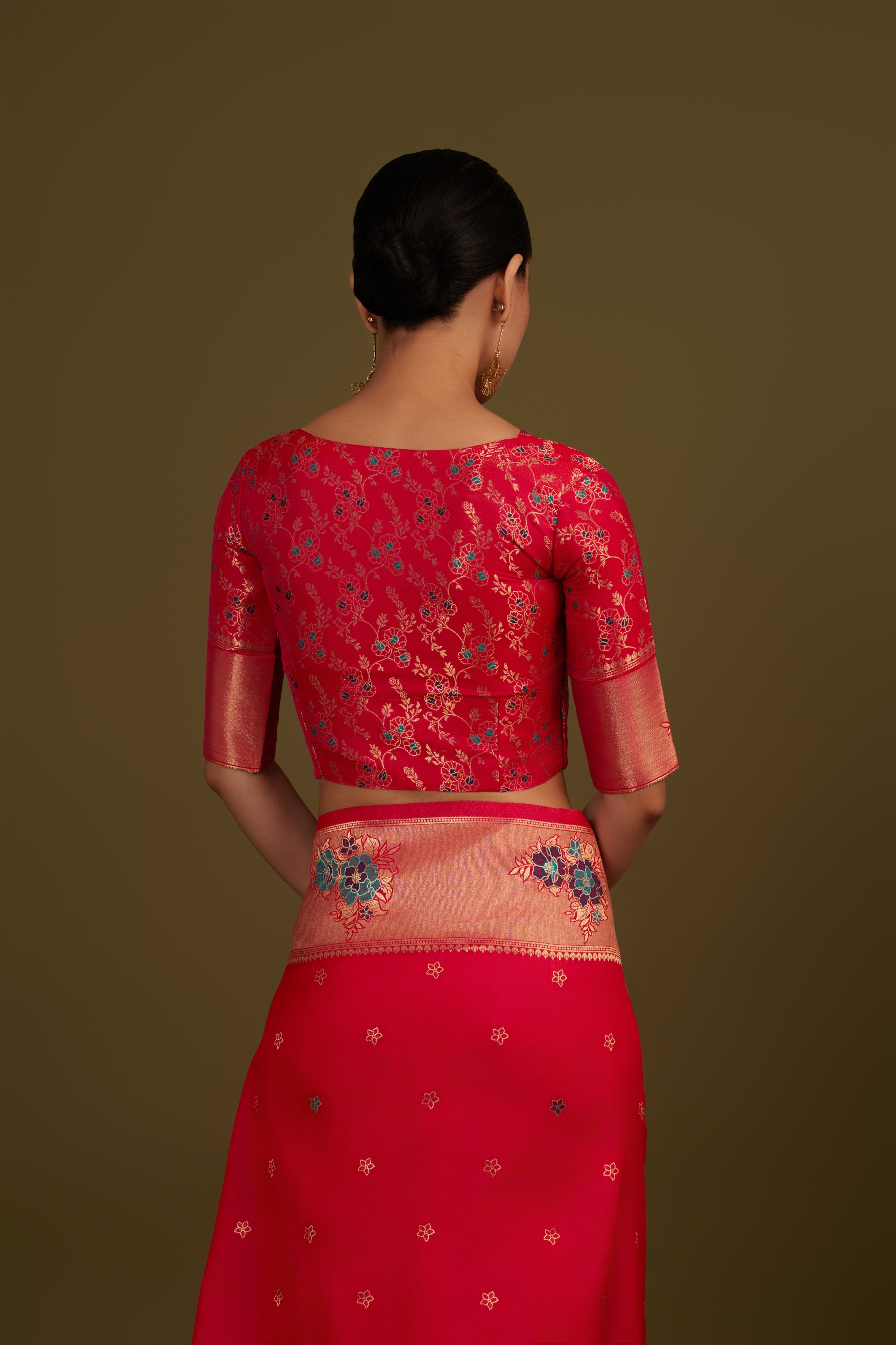 Pink Silk Blend Zari Woven Classic Saree