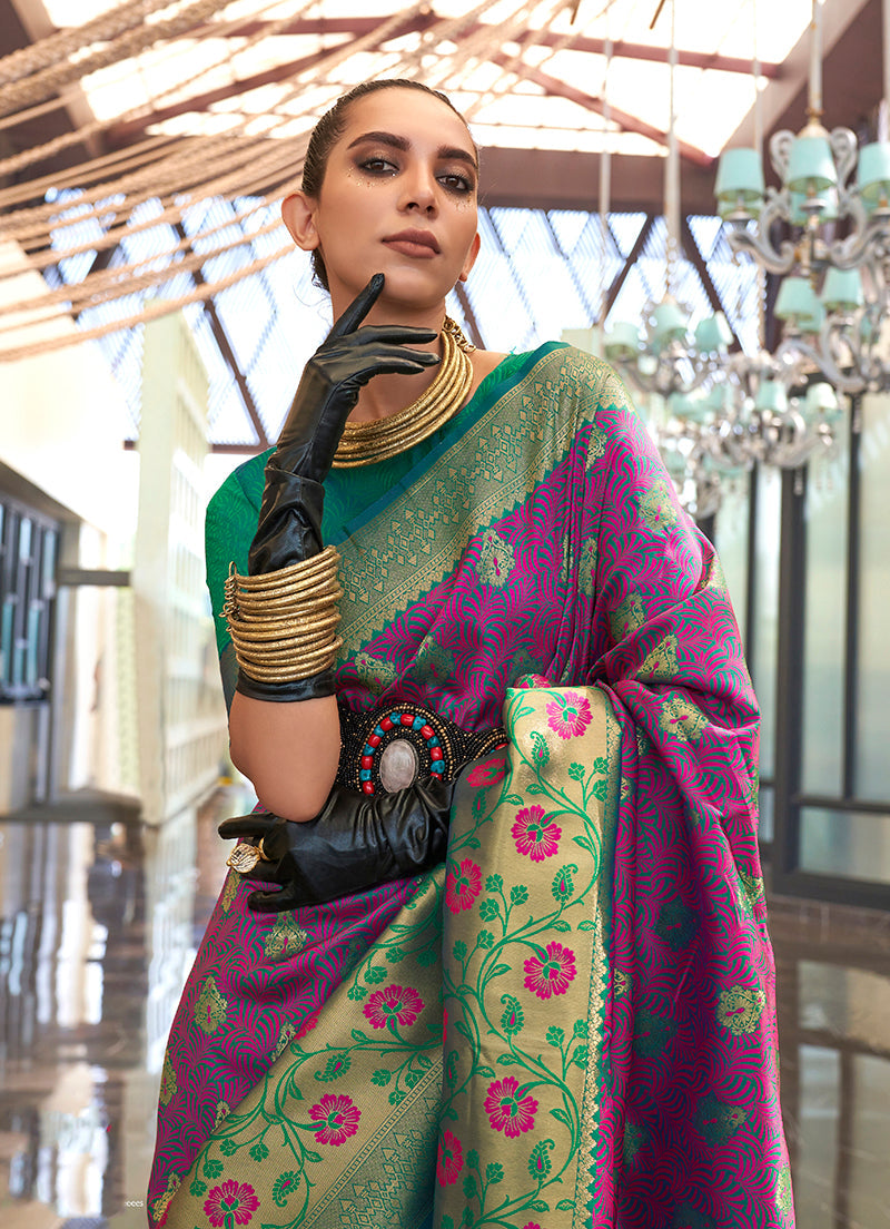 Green and Magenta Weaving Handloom silk Blend Trendy Saree