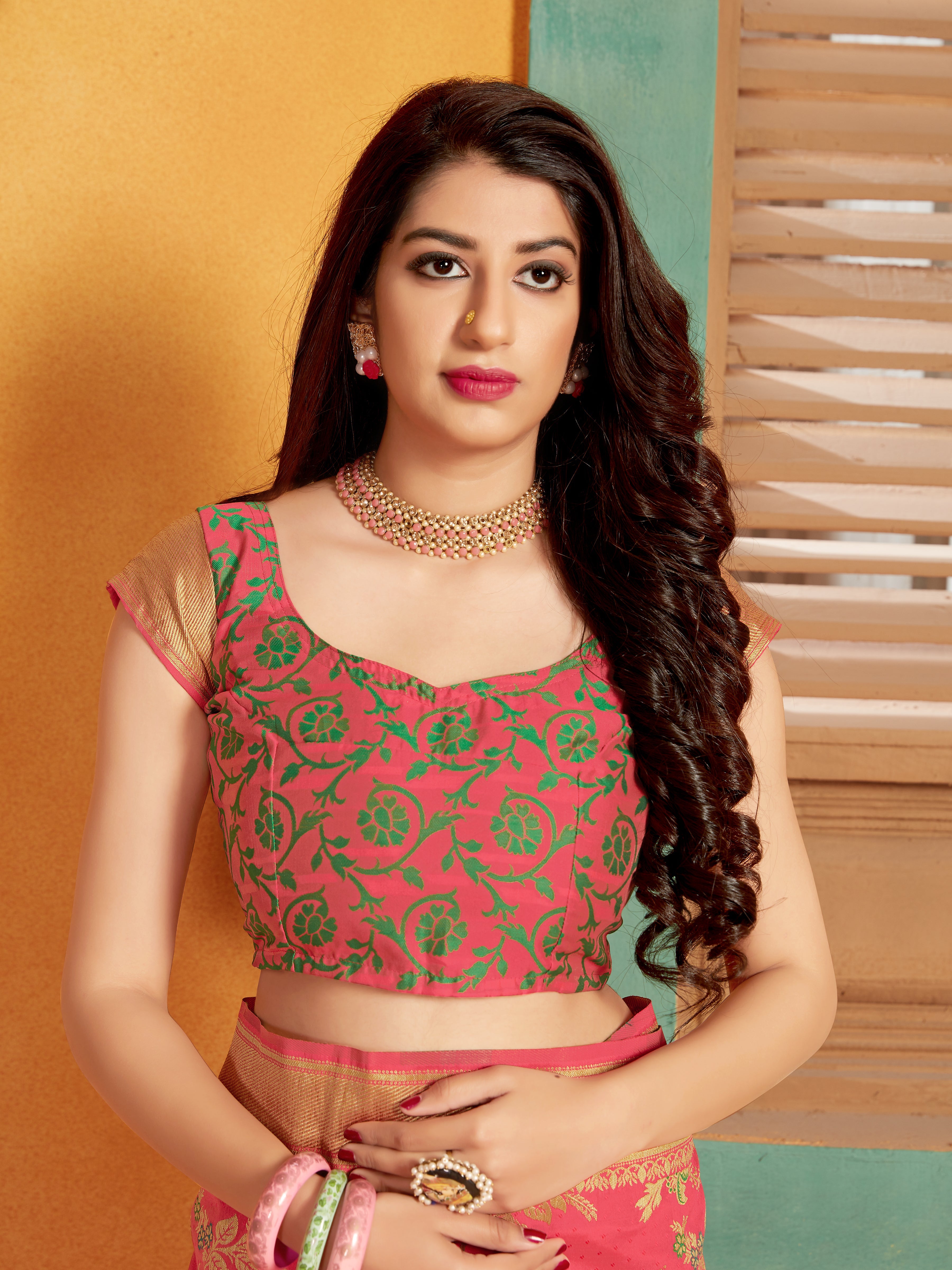 Pink Banarasi Silk Blend Woven Classic Saree