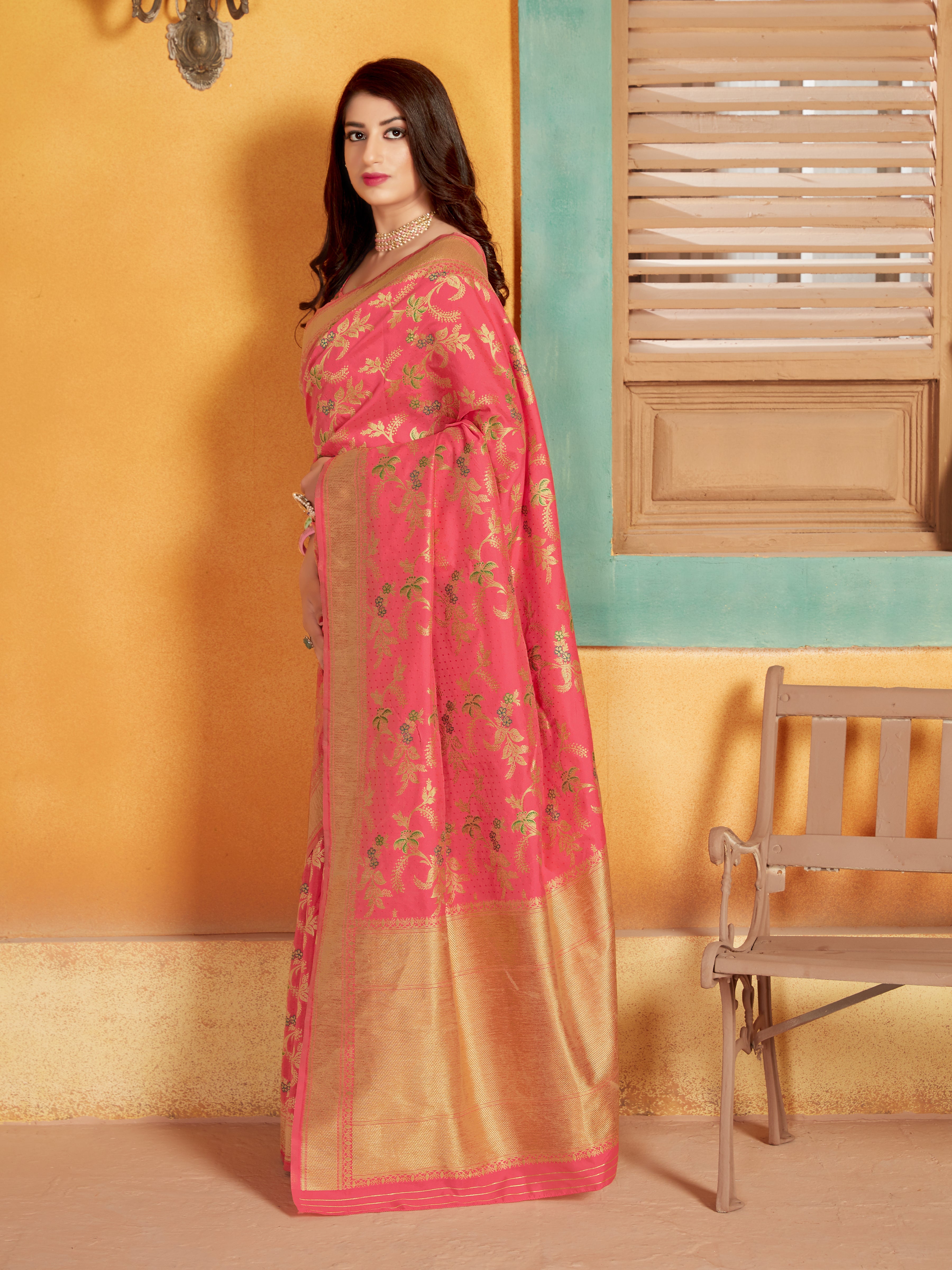 Pink Banarasi Silk Blend Woven Classic Saree
