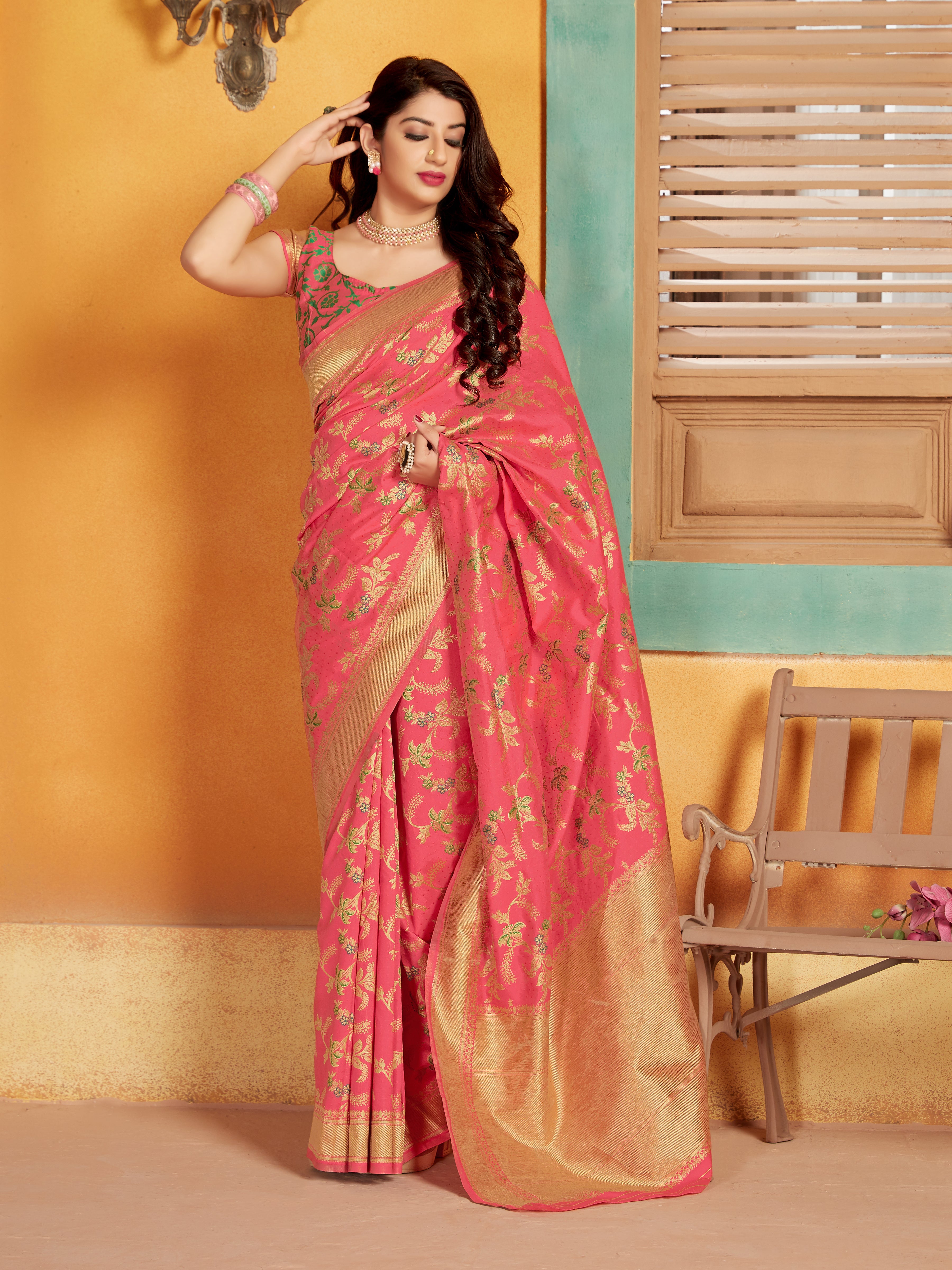 Pink Banarasi Silk Blend Woven Classic Saree