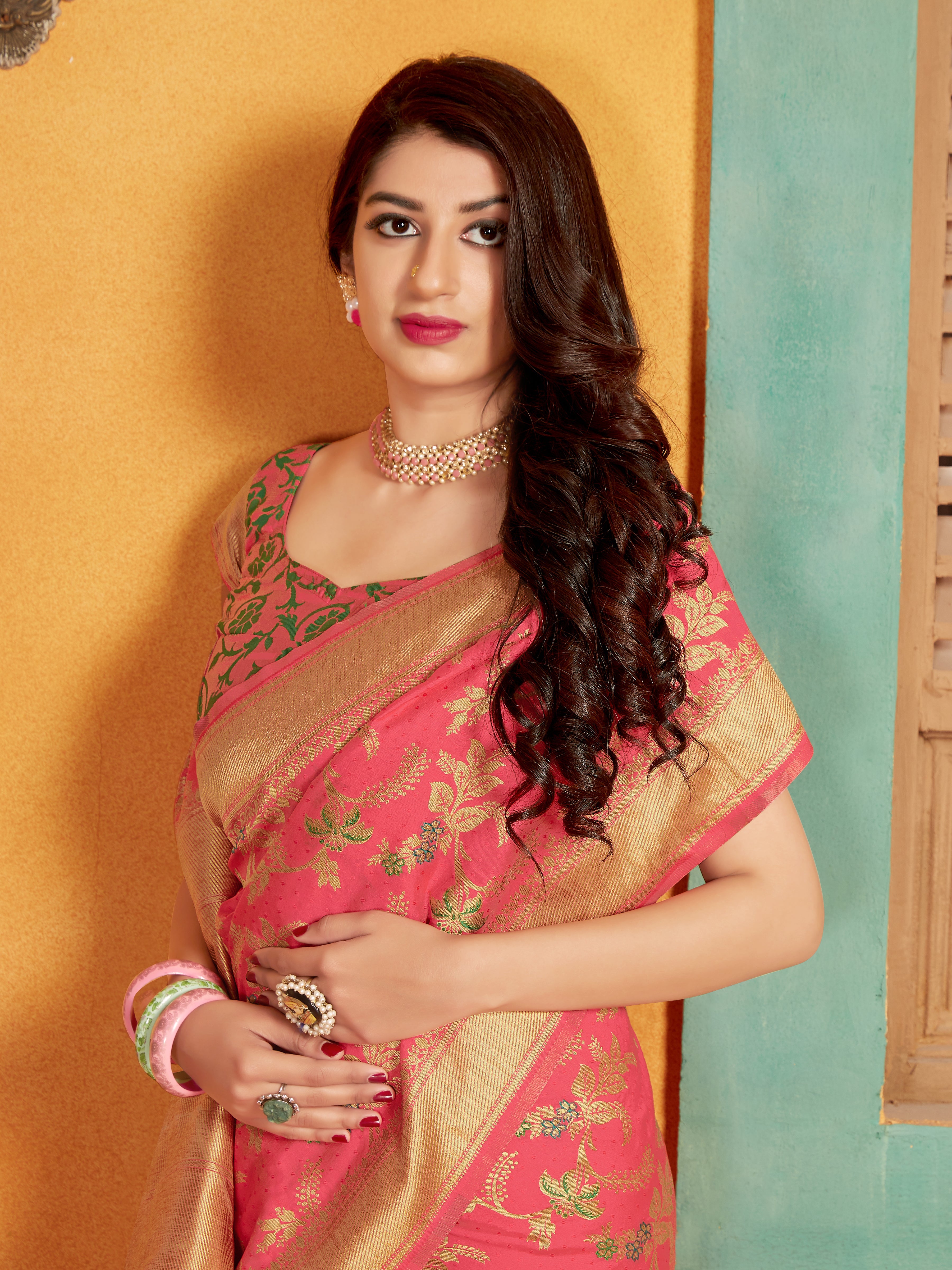 Pink Banarasi Silk Blend Woven Classic Saree
